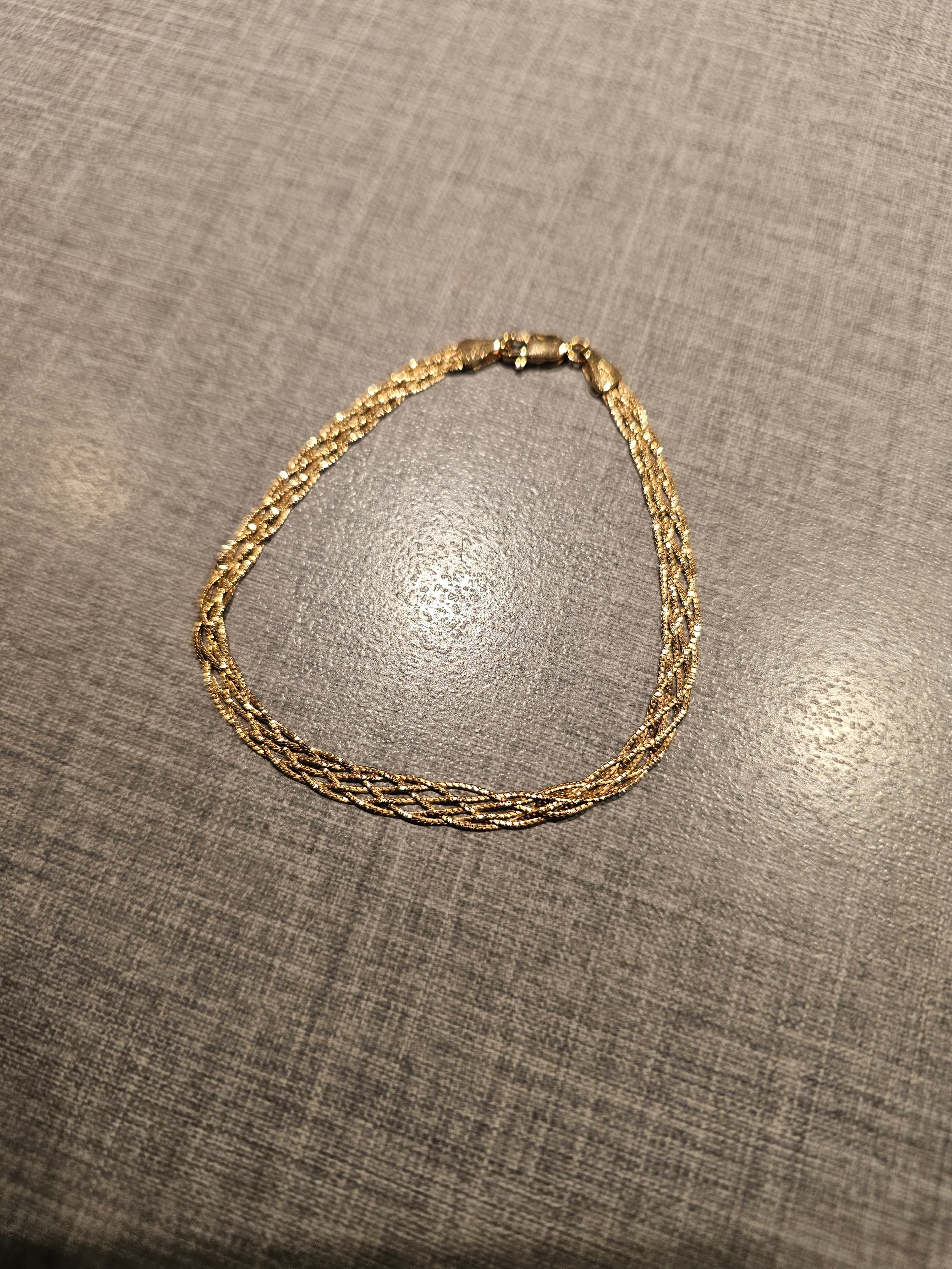 Tvingat armband
